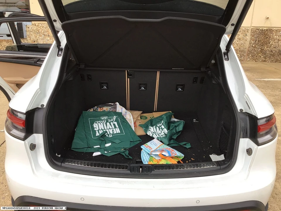 2023 Porsche Macan S - Image 17 of 24